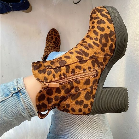 Leopard Faux Suede Platform Bootie NWT - Picture 6 of 6
